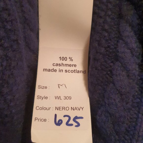 Zip-up Cashmeres Sweater made in Scotland - Picture 3 of 13